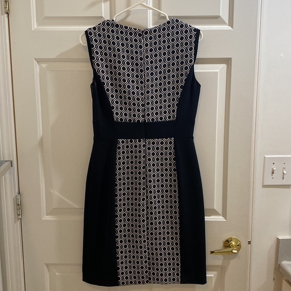 Beautiful suite dress perfect for the return to work, any evening event/wedding - Picture 4 of 4